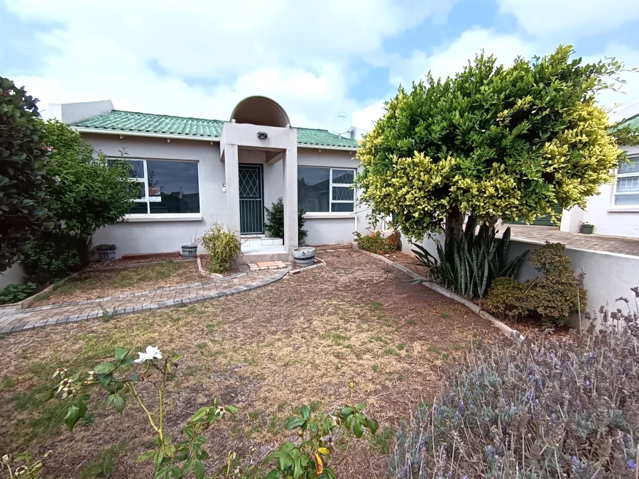 2 Bedroom Property for Sale in Wavecrest Eastern Cape